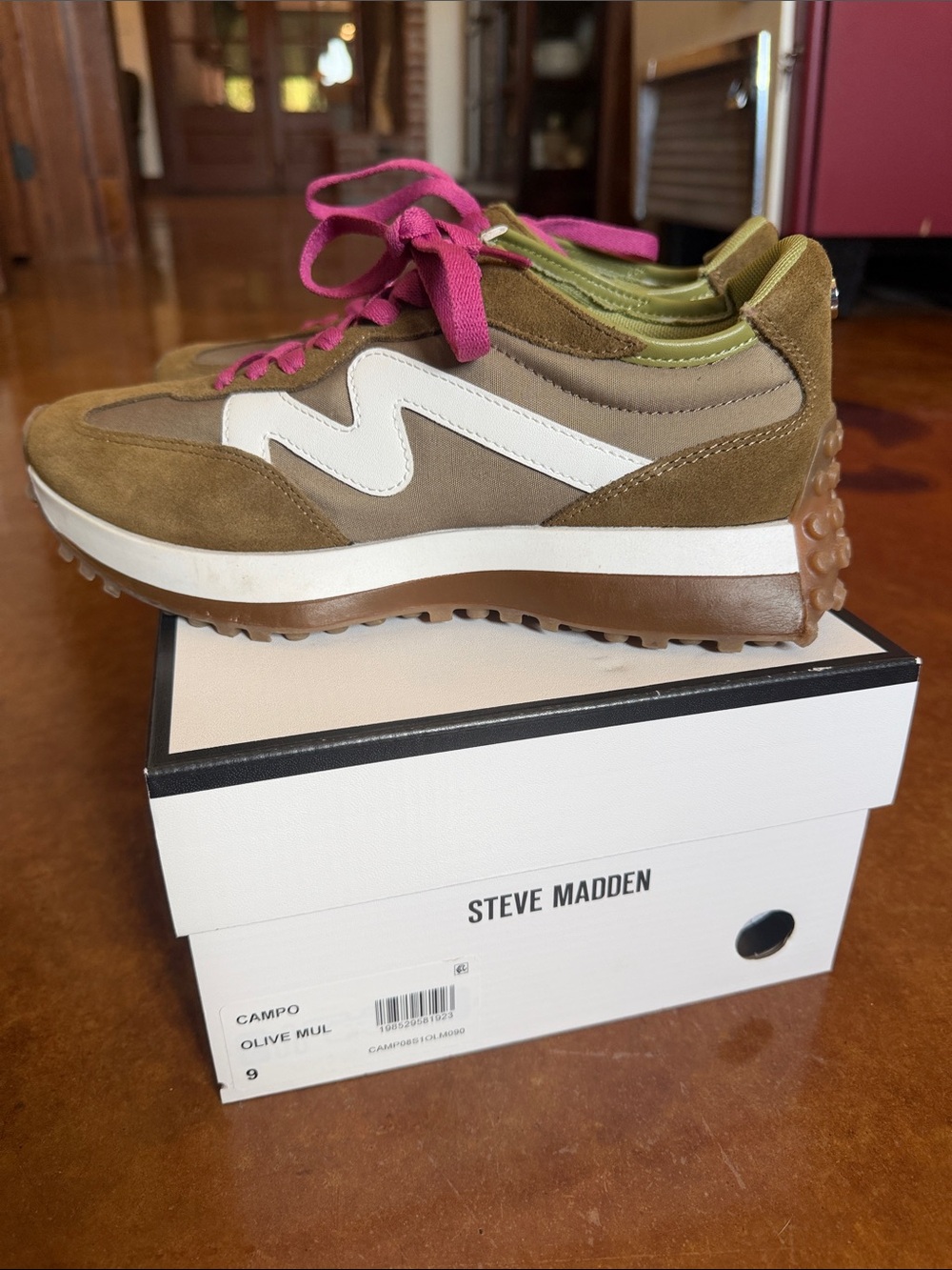 Steve Madden Campo Olive and Brown Suede Sneaker with Pink Laces Sz 9